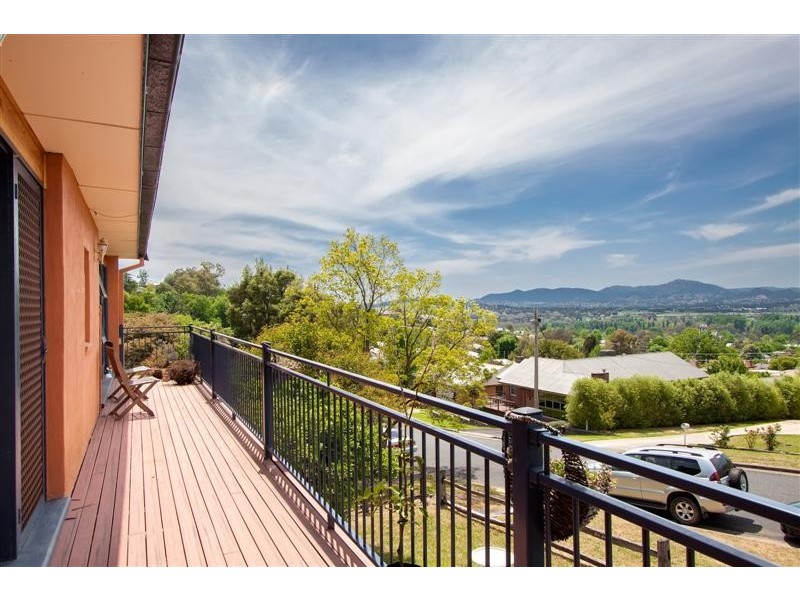 7 Highland Avenue, Tumut NSW 2720
