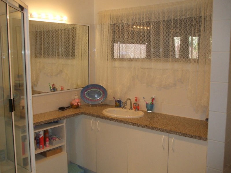 8 Shelley Street, Tumut NSW 2720