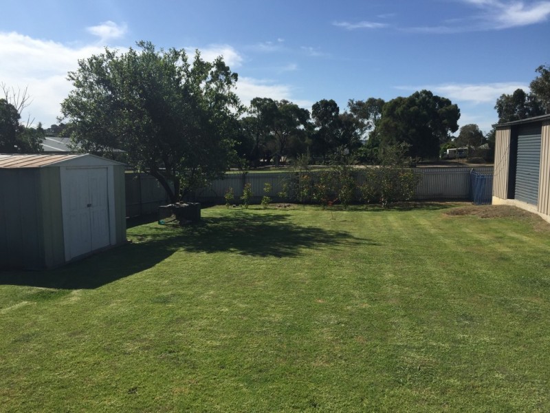 5 Kirra street, Tumut NSW 2720