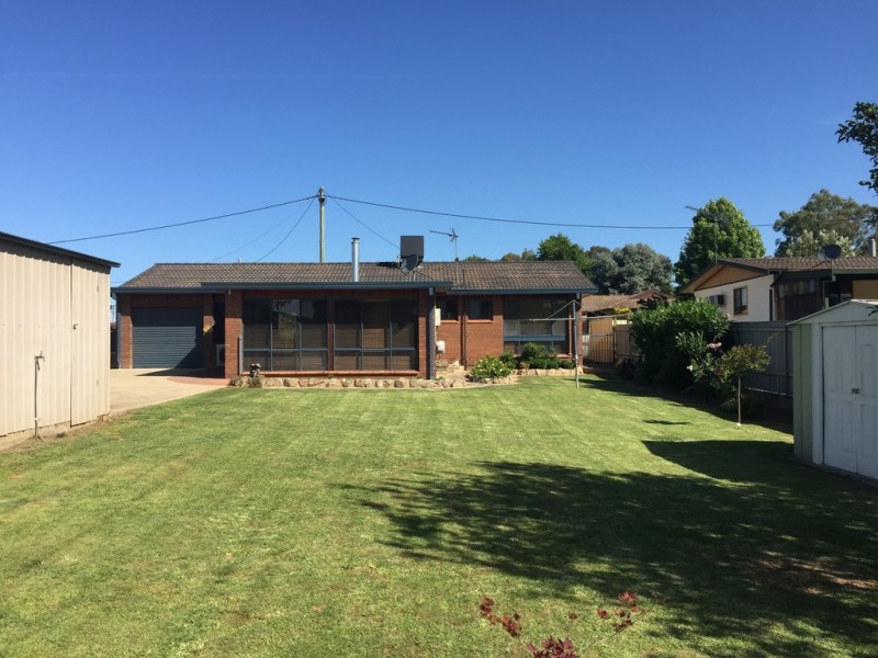 5 Kirra street, Tumut NSW 2720