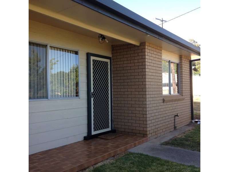 4/97 Simpson Street, Tumut NSW 2720