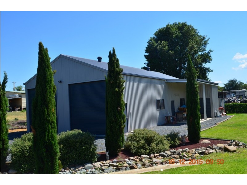 56 CURRAWONG ROAD, Tumut NSW 2720