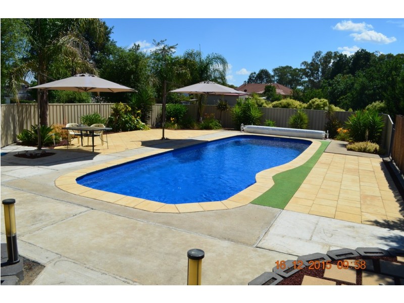 56 CURRAWONG ROAD, Tumut NSW 2720