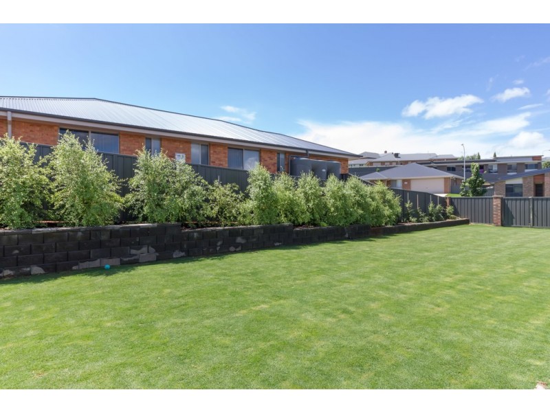 20 LOCKERIDGE DRIVE, Tumut NSW 2720