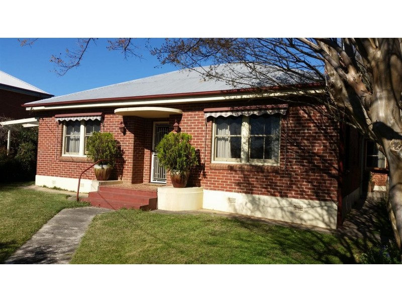 81 Russell Street, Tumut NSW 2720
