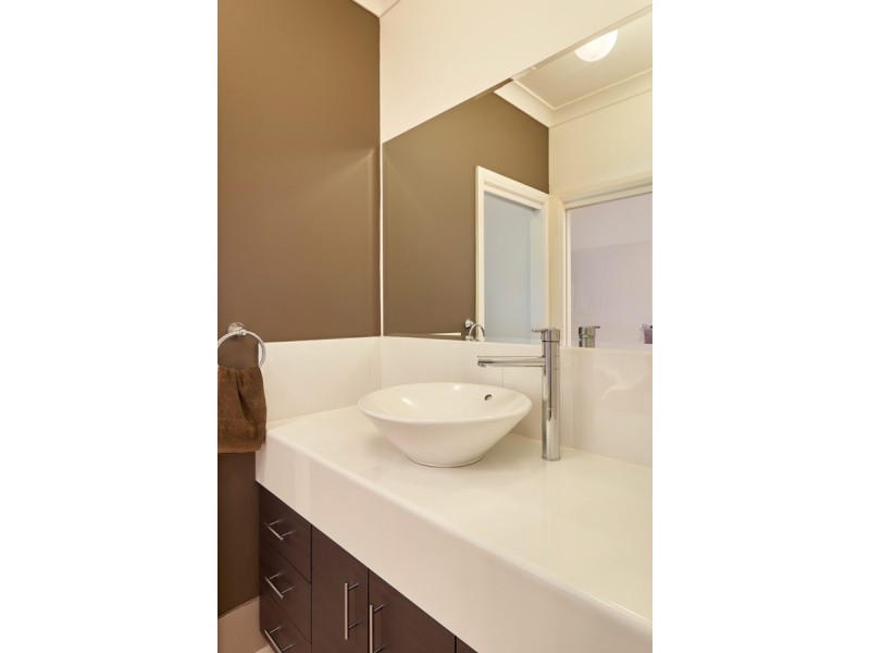 73 MITCHELL ROAD, Lake Albert NSW 2650