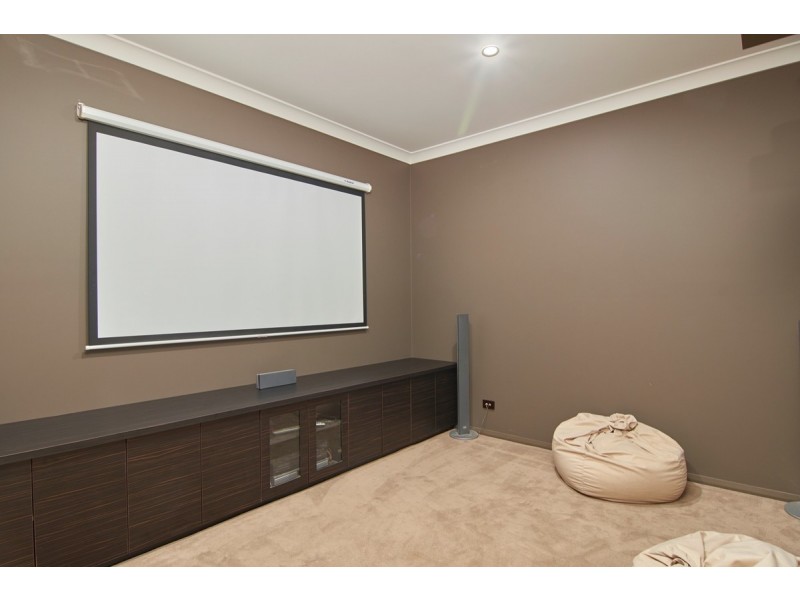 73 MITCHELL ROAD, Lake Albert NSW 2650