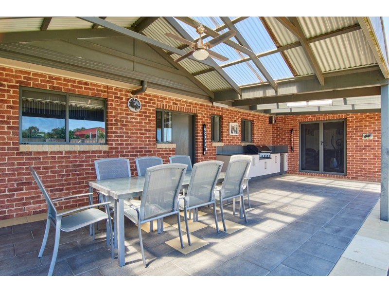 73 MITCHELL ROAD, Lake Albert NSW 2650