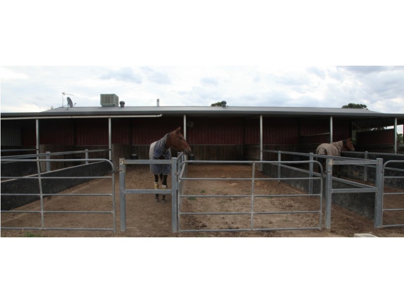 73 MITCHELL ROAD, Lake Albert NSW 2650