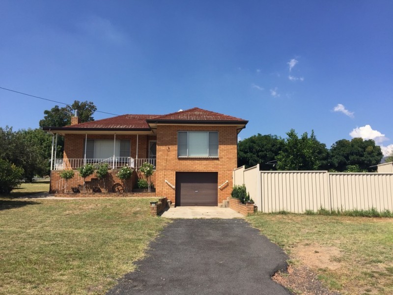 137 LAMBIE STREET, Tumut NSW 2720