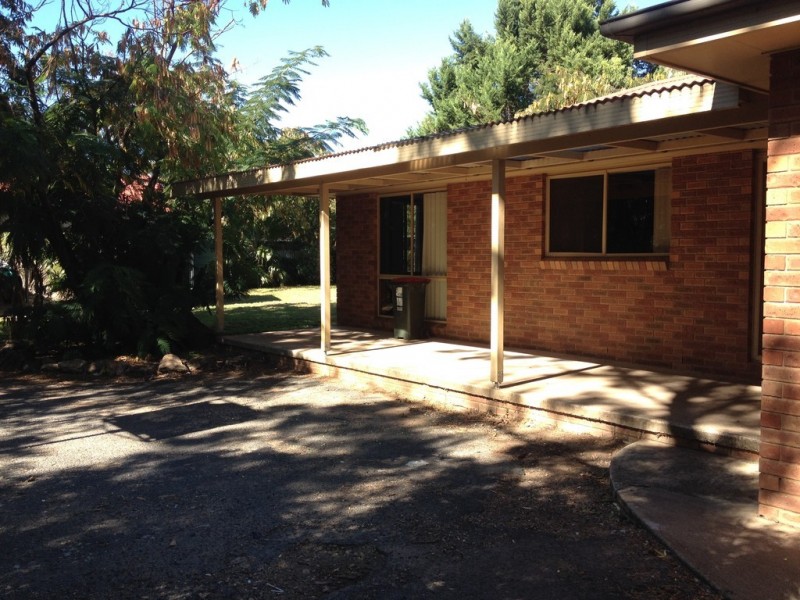 6 Macquarie Street, Tumut NSW 2720