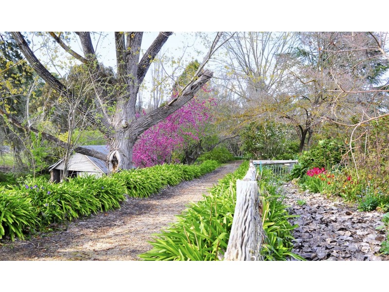 5097 BATLOW ROAD, Tumut NSW 2720