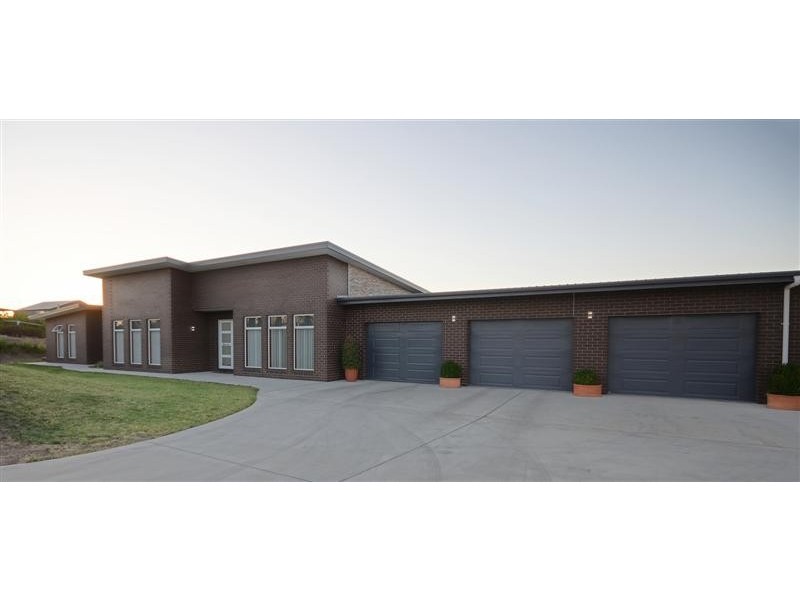 1/54 Cloverdale Road, Tumut NSW 2720