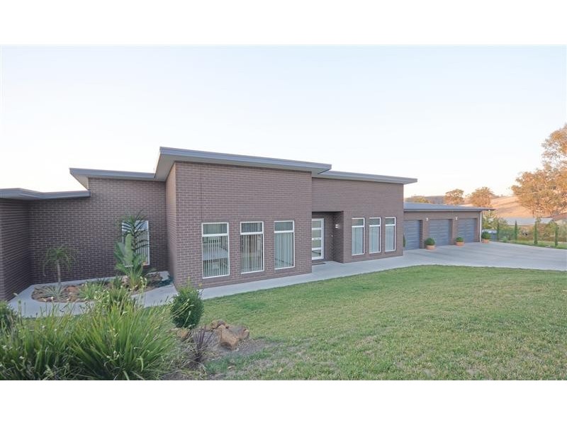 1/54 Cloverdale Road, Tumut NSW 2720
