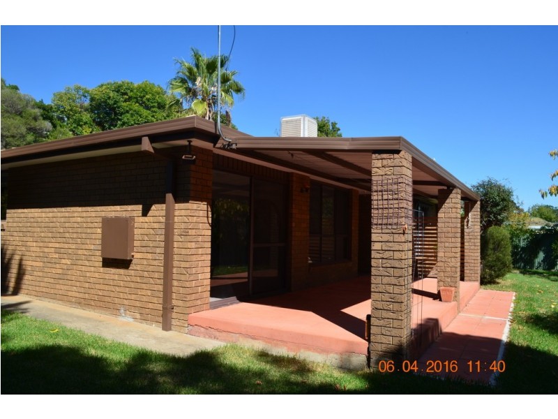 33 CLARKE STREET, Tumut NSW 2720