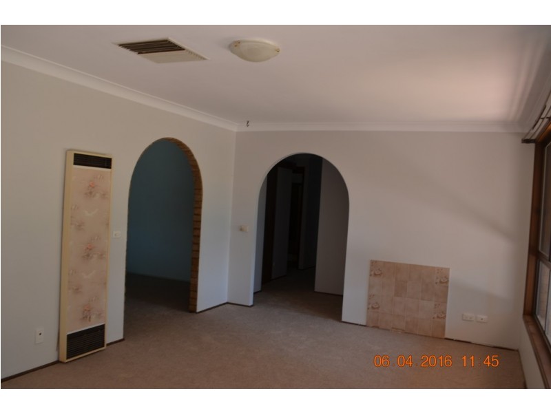 33 CLARKE STREET, Tumut NSW 2720