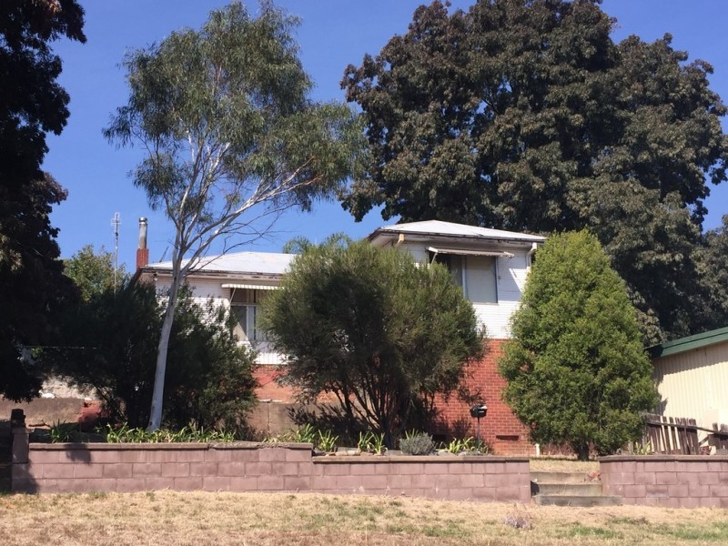 62 CLARKE STREET, Tumut NSW 2720