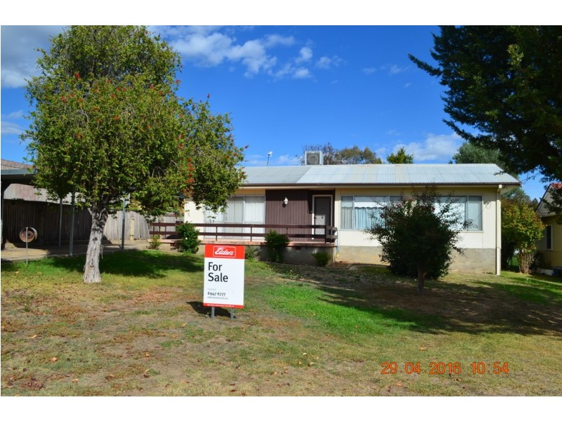 7 CHARLES STREET, Tumut NSW 2720