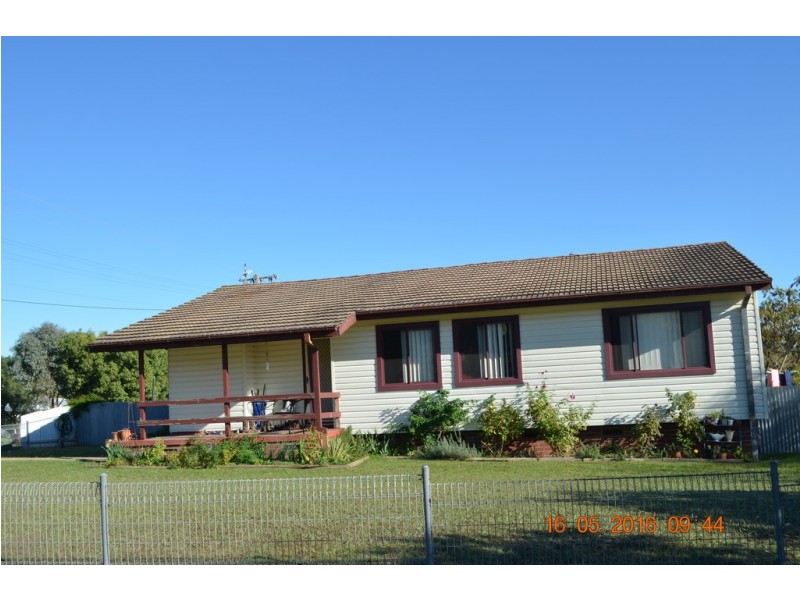 2 GUNDAGAI STREET, Adelong NSW 2729