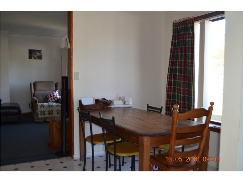 2 GUNDAGAI STREET, Adelong NSW 2729