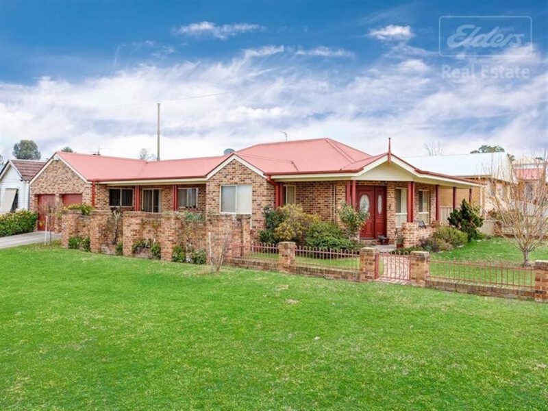 20 Howick Street, Tumut NSW 2720