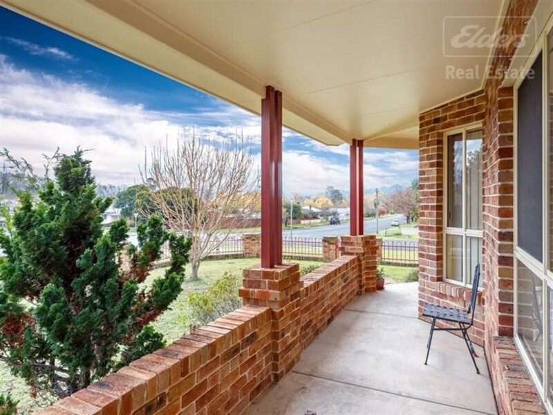 20 Howick Street, Tumut NSW 2720