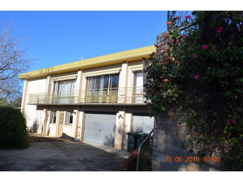 204 Wynyard Street, Tumut NSW 2720