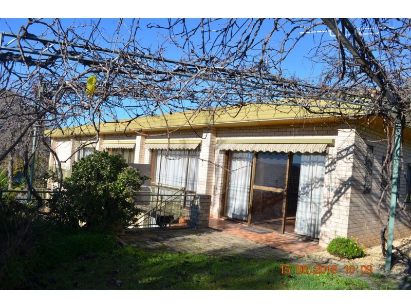 204 Wynyard Street, Tumut NSW 2720