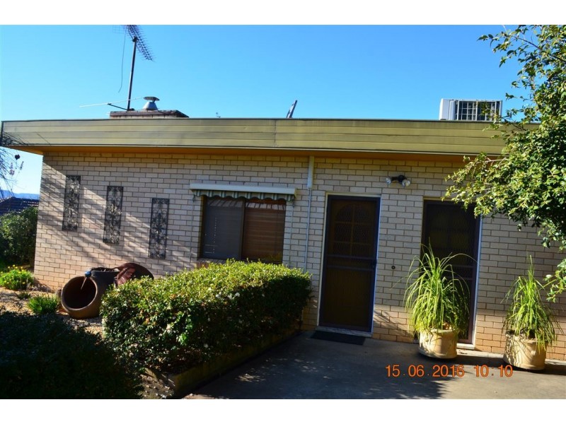 204 Wynyard Street, Tumut NSW 2720