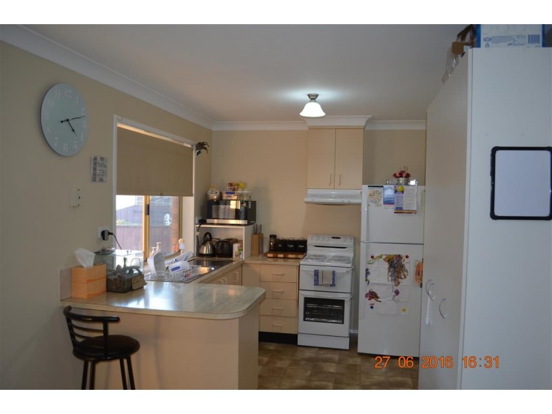 11 Bottlebrush Drive, Tumut NSW 2720