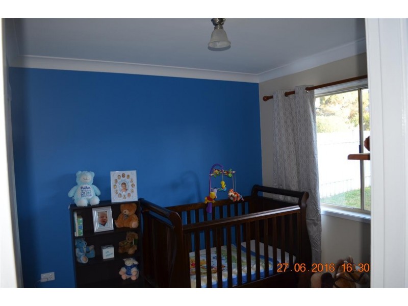11 Bottlebrush Drive, Tumut NSW 2720