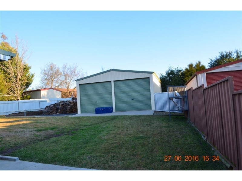 11 Bottlebrush Drive, Tumut NSW 2720