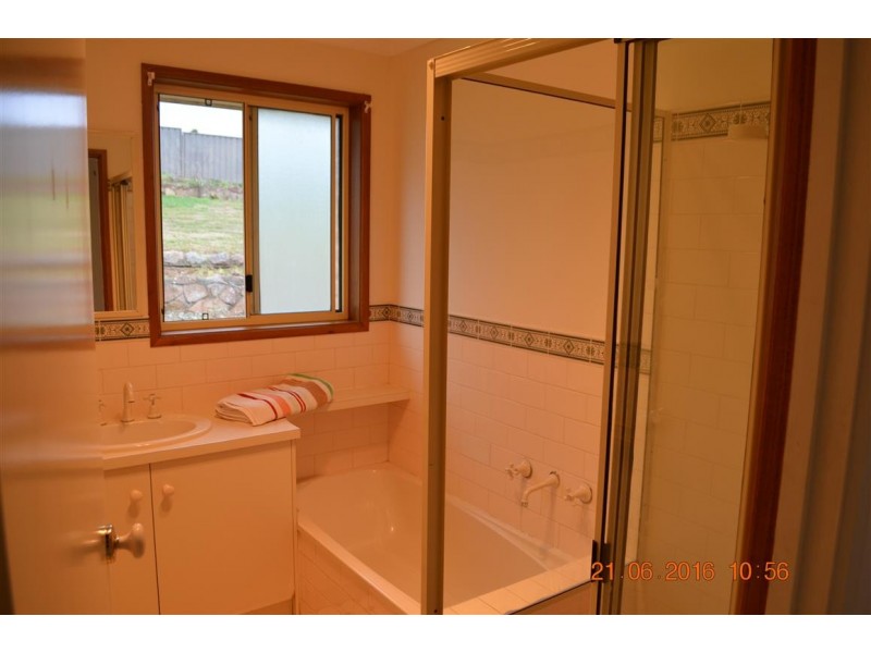 14 Wyndham Street, Adelong NSW 2729