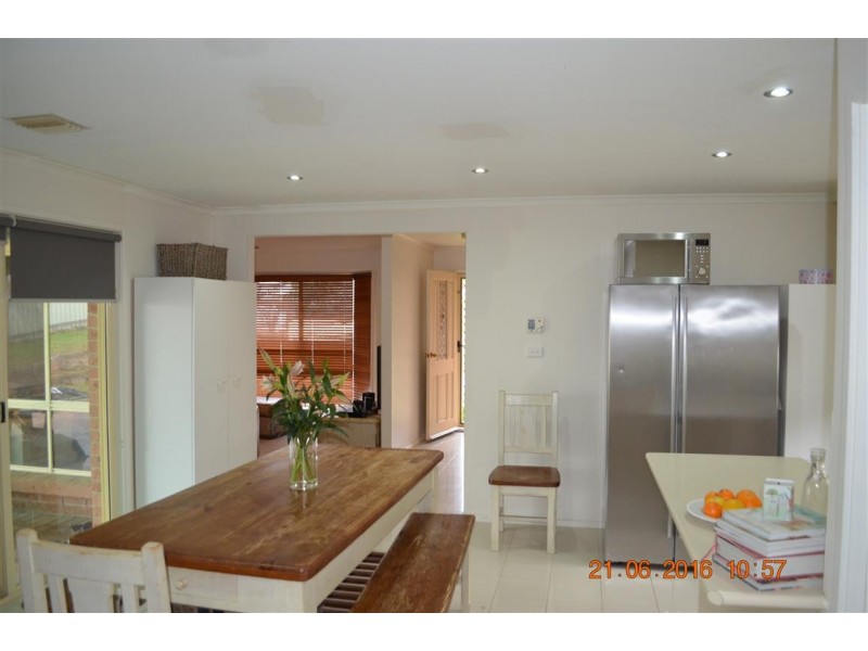 14 Wyndham Street, Adelong NSW 2729