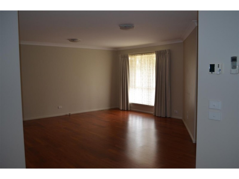 18 Lockhart Street, Adelong NSW 2729