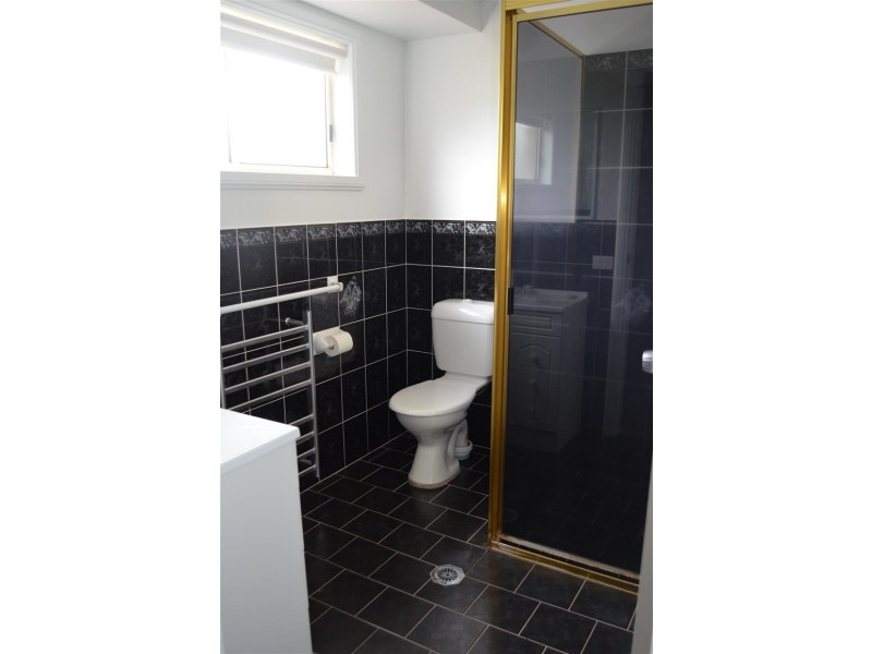 18 Lockhart Street, Adelong NSW 2729