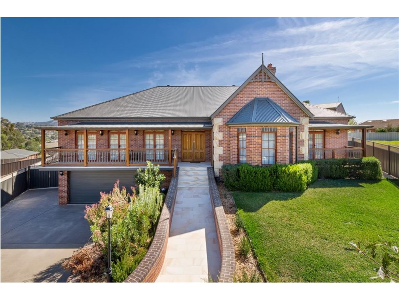 9 Lindbeck Avenue, Tumut NSW 2720