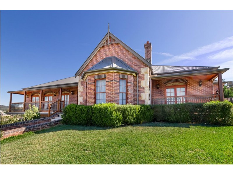 9 Lindbeck Avenue, Tumut NSW 2720