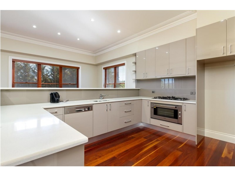 9 Lindbeck Avenue, Tumut NSW 2720
