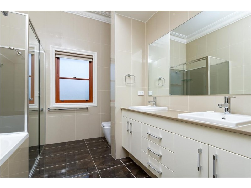 9 Lindbeck Avenue, Tumut NSW 2720