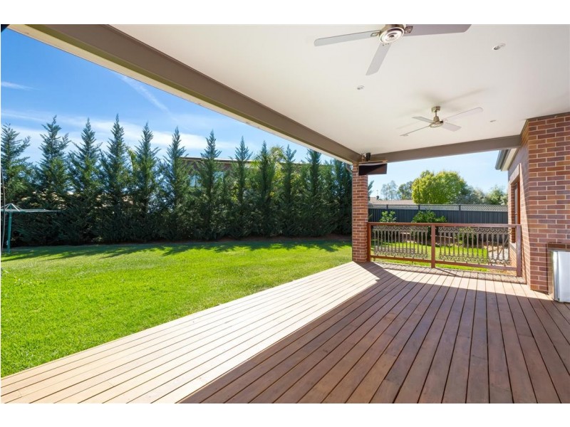 9 Lindbeck Avenue, Tumut NSW 2720