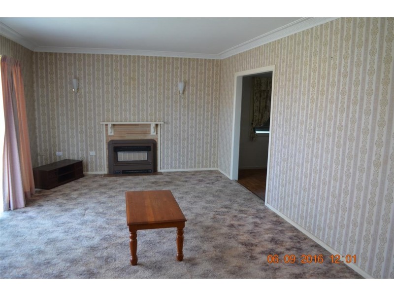 85 Broughton Street, Tumut NSW 2720