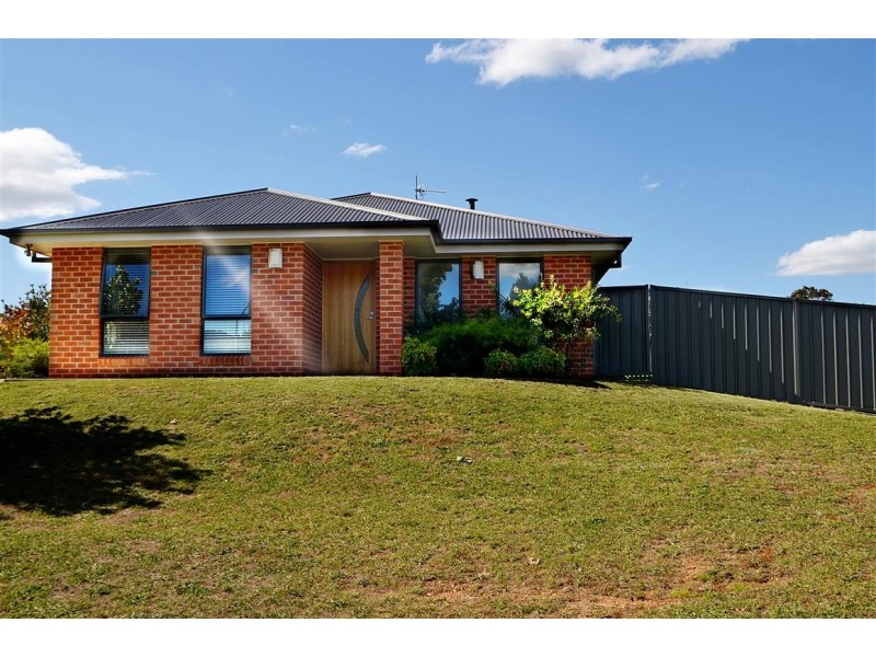 23 Lockeridge Drive, Tumut NSW 2720