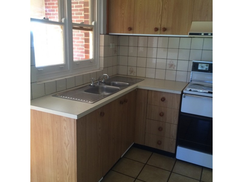 12 Leaburn Avenue, Batlow NSW 2730