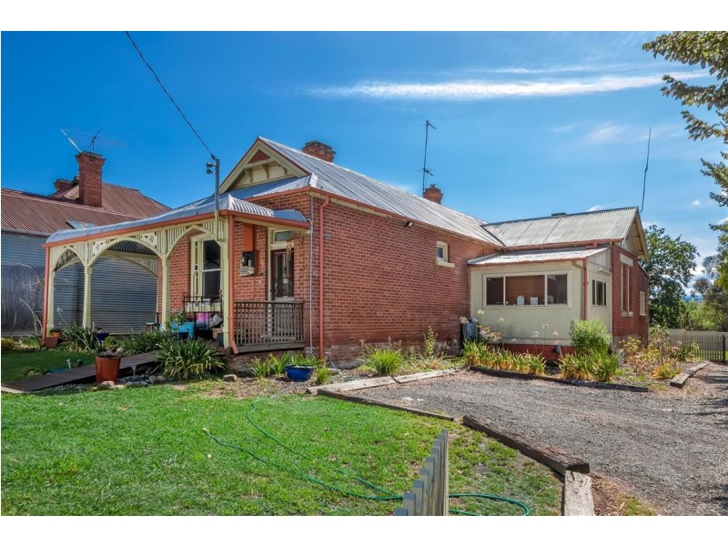 60 Fitzroy Street, Tumut NSW 2720