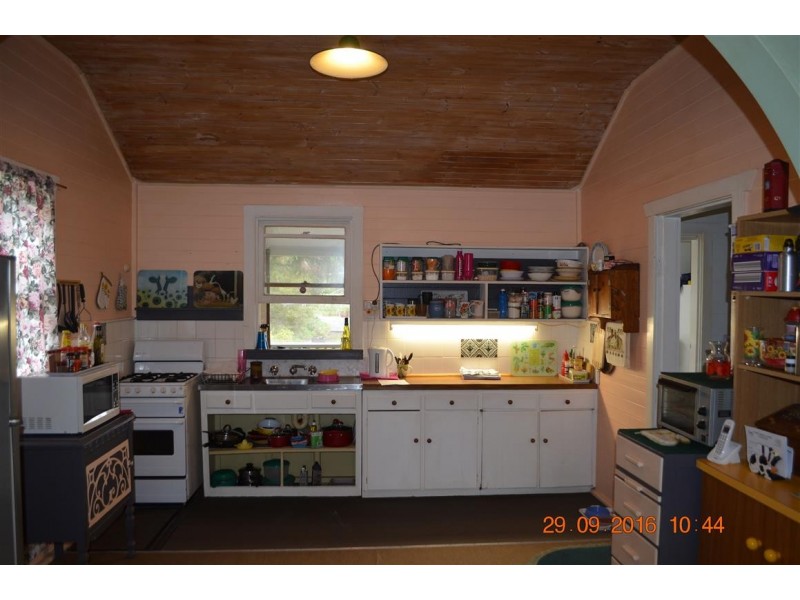 19 Lockhart Street, Adelong NSW 2729