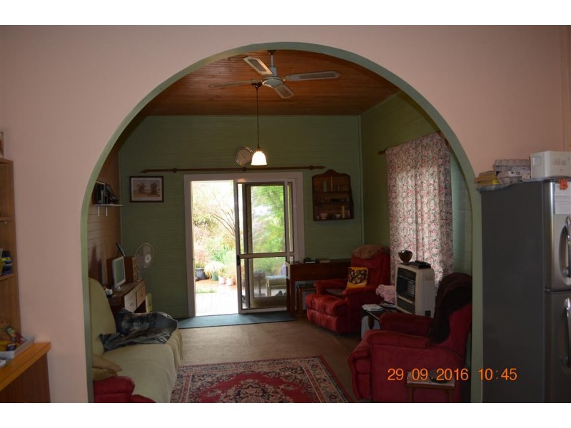 19 Lockhart Street, Adelong NSW 2729