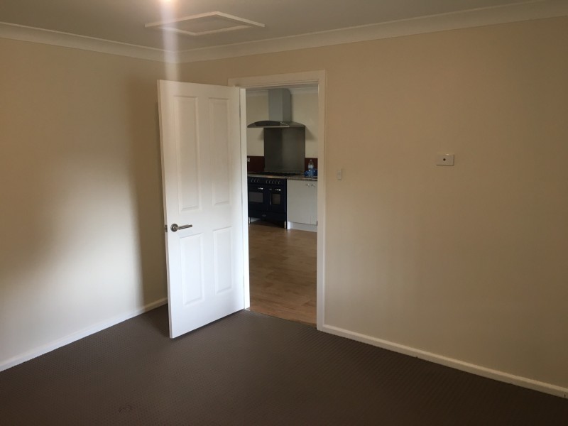 92 Simpson Street, Tumut NSW 2720