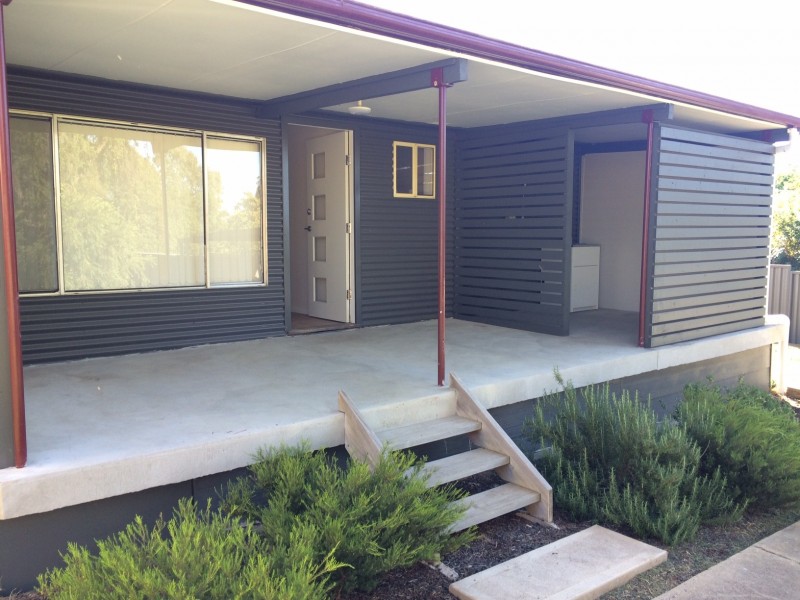 92 Simpson Street, Tumut NSW 2720