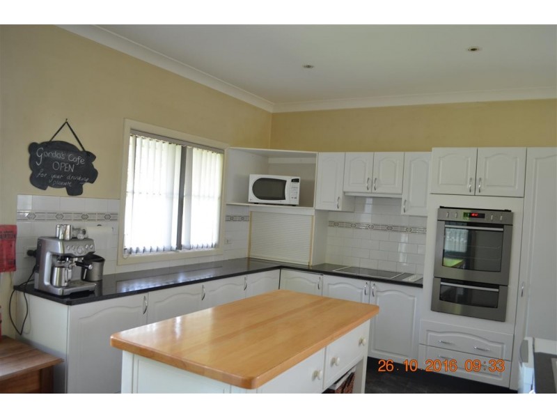 183 Capper Street, Tumut NSW 2720